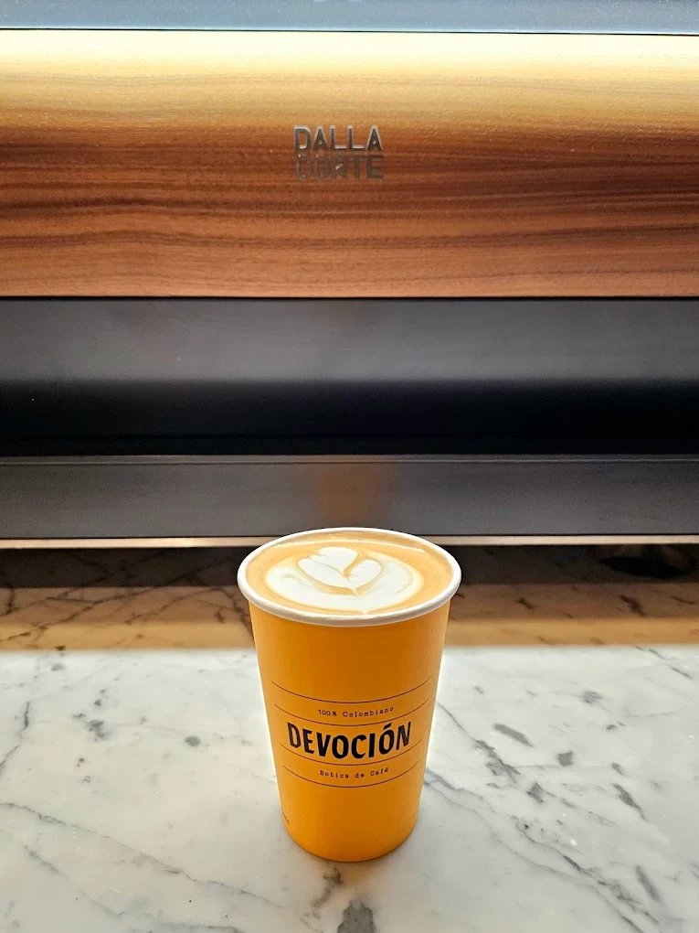 Devoción Flatiron District specialty coffee shop in New York - photo 7