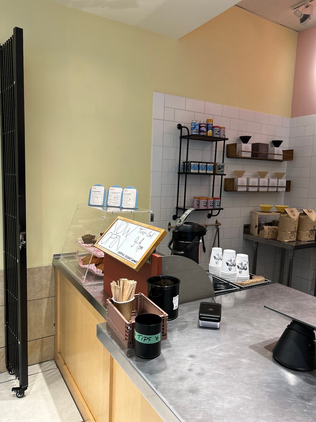 Keia and Martyn’s Coffee shop specialty coffee shop in Portland - photo 4