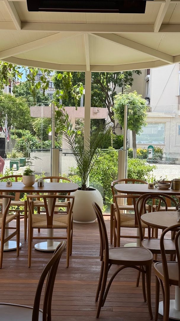 Vøler Coffee & Breakfast specialty coffee shop in Istanbul - photo 2