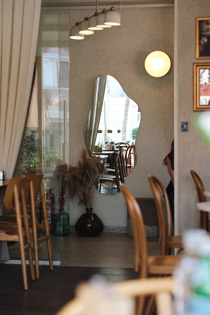 Vøler Coffee & Breakfast specialty coffee shop in Istanbul - photo 5