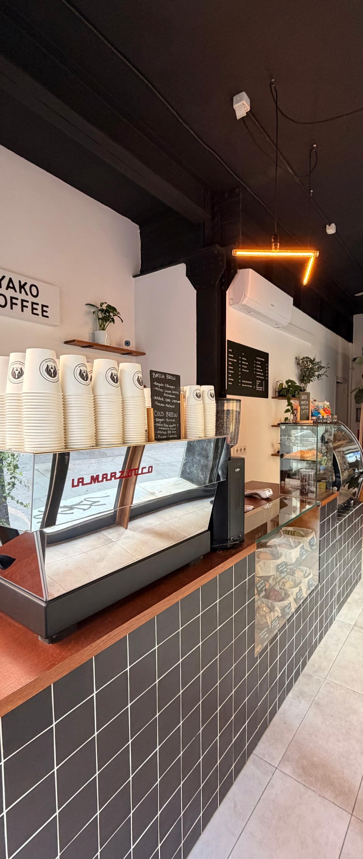 Yako Coffee specialty coffee shop in Barcelona - photo 2