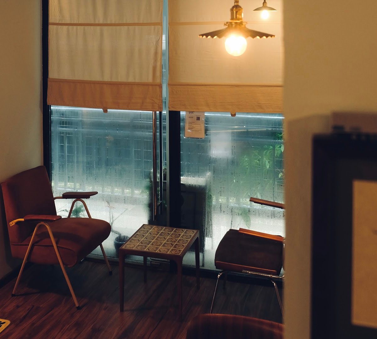 Interior of Ji Yue Coffee (集月咖啡), specialty coffee shop in Singapore