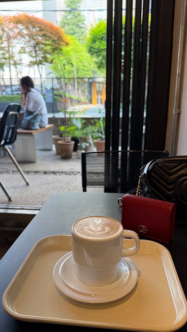 Coffee at Steamers Coffee Factory, specialty coffee shop in Seoul