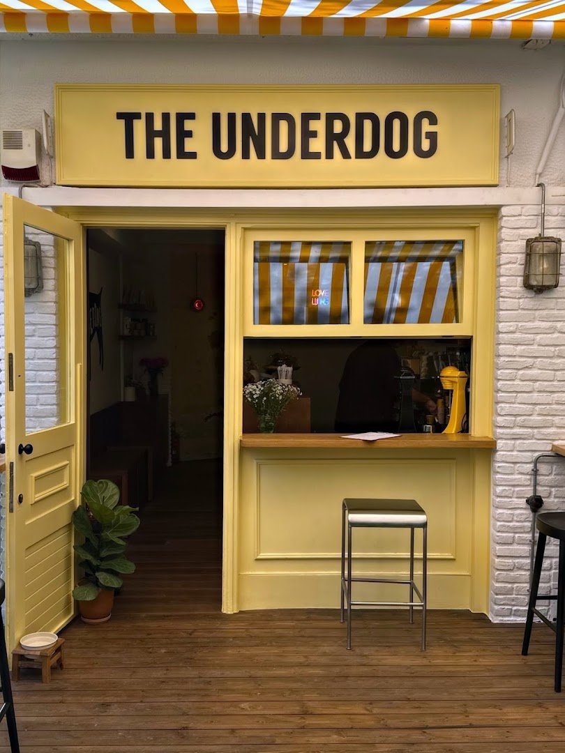 Storefront of The Underdog Kypseli, specialty coffee shop in Athens