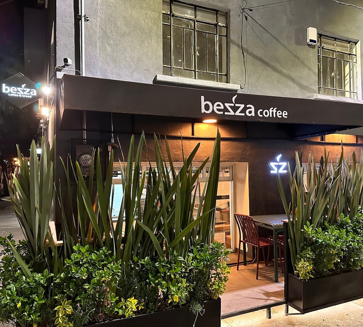 Storefront of Bezza Coffee, specialty coffee shop in Mexico City