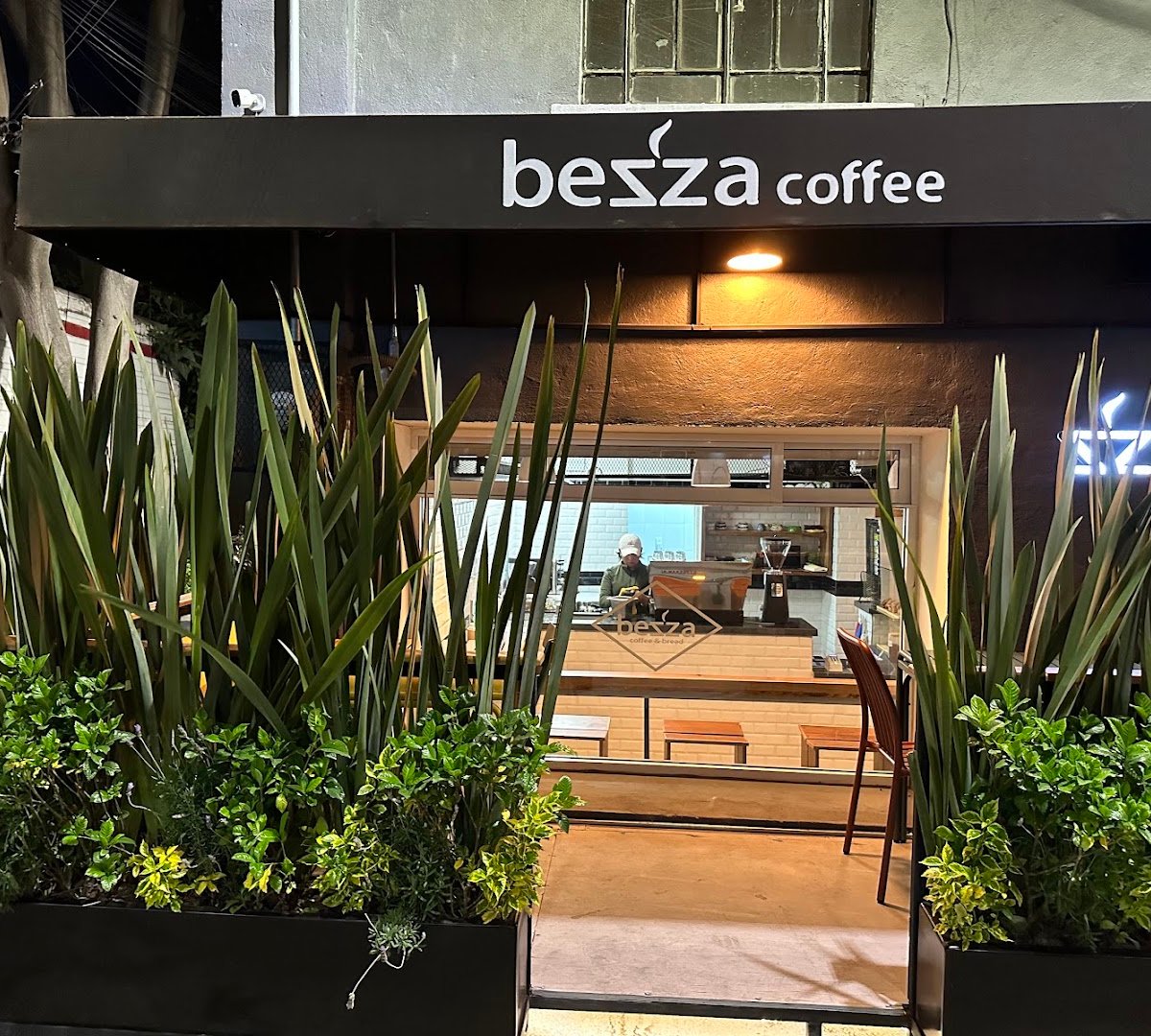 Storefront of Bezza Coffee, specialty coffee shop in Mexico City