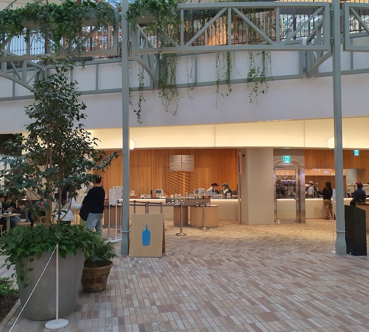 Storefront of Blue Bottle Yeouido Cafe, specialty coffee shop in Seoul
