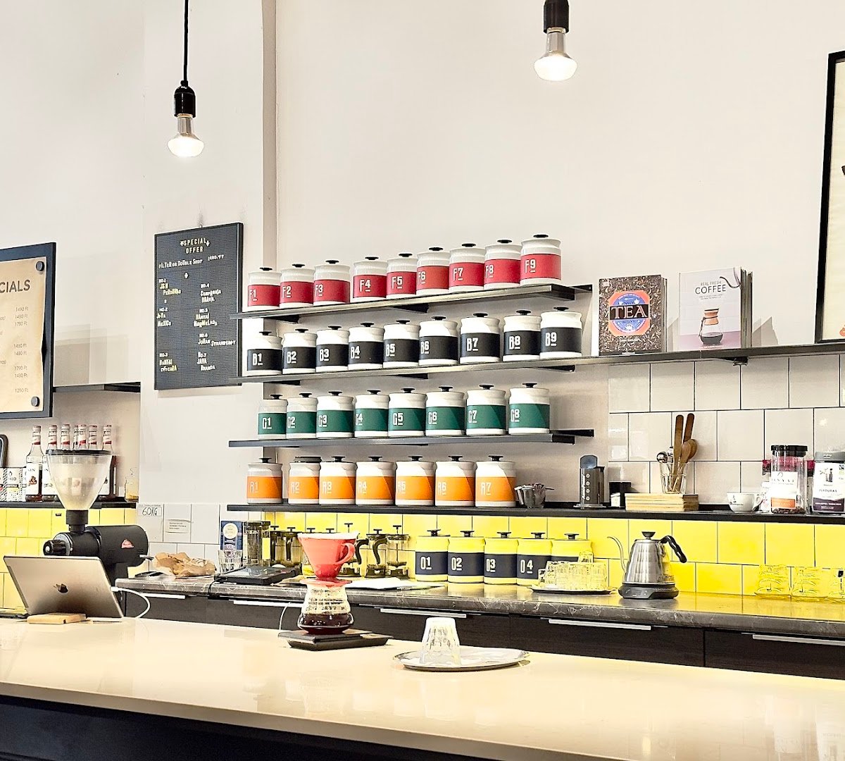 Kávétársaság specialty coffee shop in Budapest - photo 6