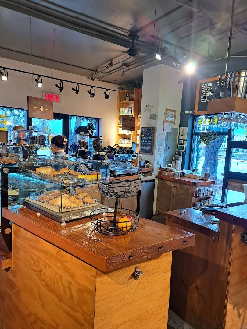 Interior of Café Ma Bicyclette, specialty coffee shop in Montreal