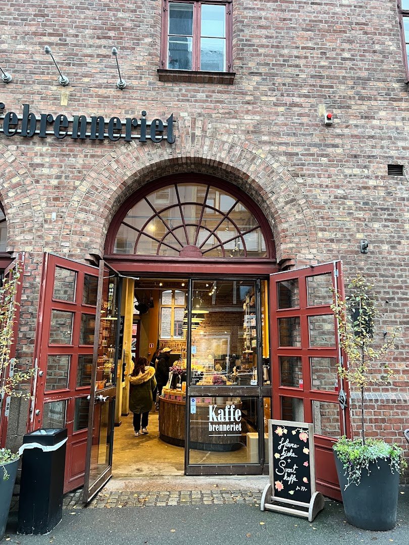 Storefront of Kaffebrenneriet, specialty coffee shop in Oslo