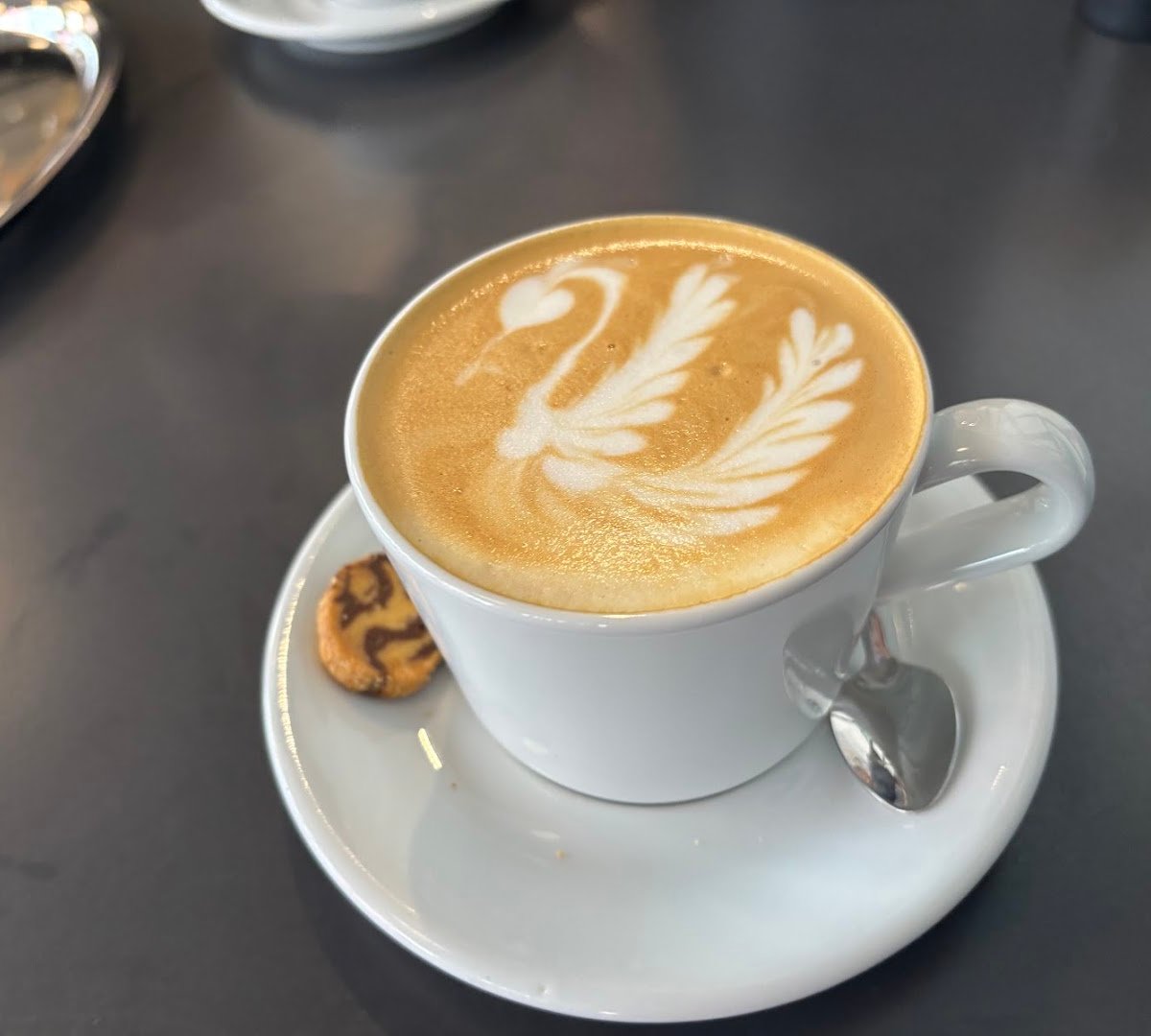 Coffee Manifesto Yeldeğirmeni specialty coffee shop in Istanbul - photo 4