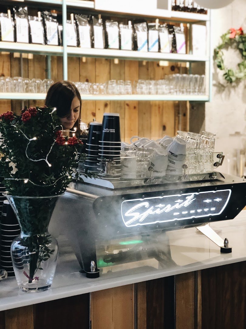 Coffee Manifesto Yeldeğirmeni specialty coffee shop in Istanbul - photo 9