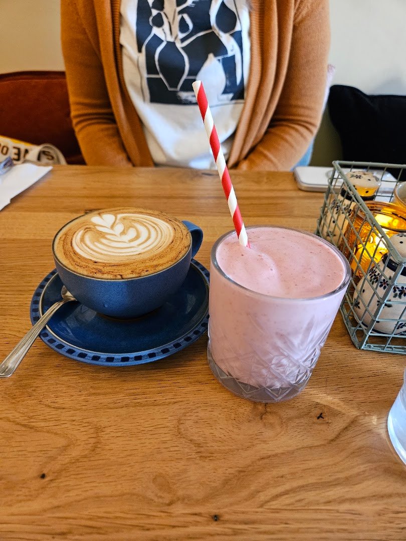 Coffee at The Coffee Cabinet, specialty coffee shop in Edinburgh