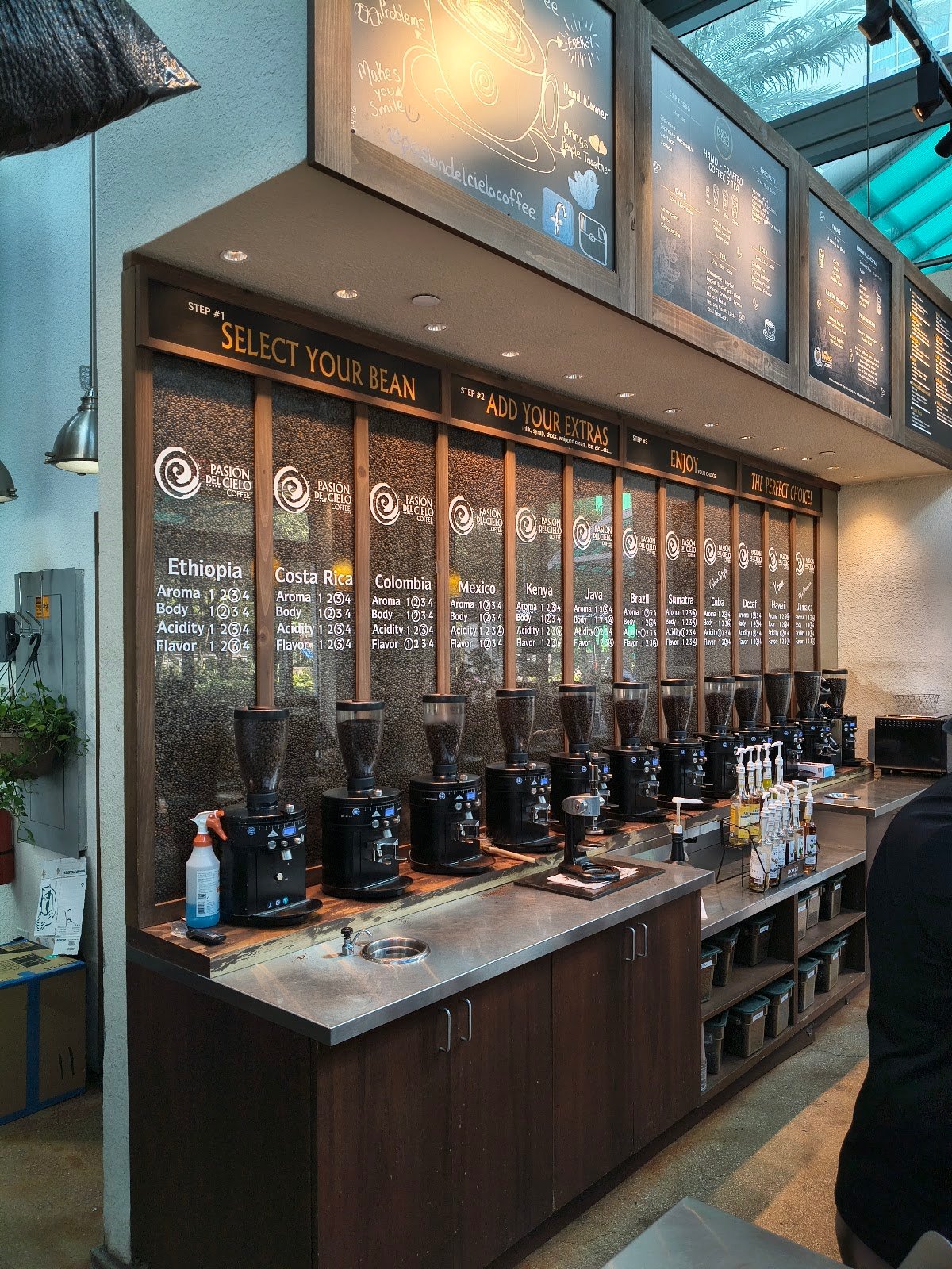 Pasion del Cielo Coffee specialty coffee shop in Miami - photo 3