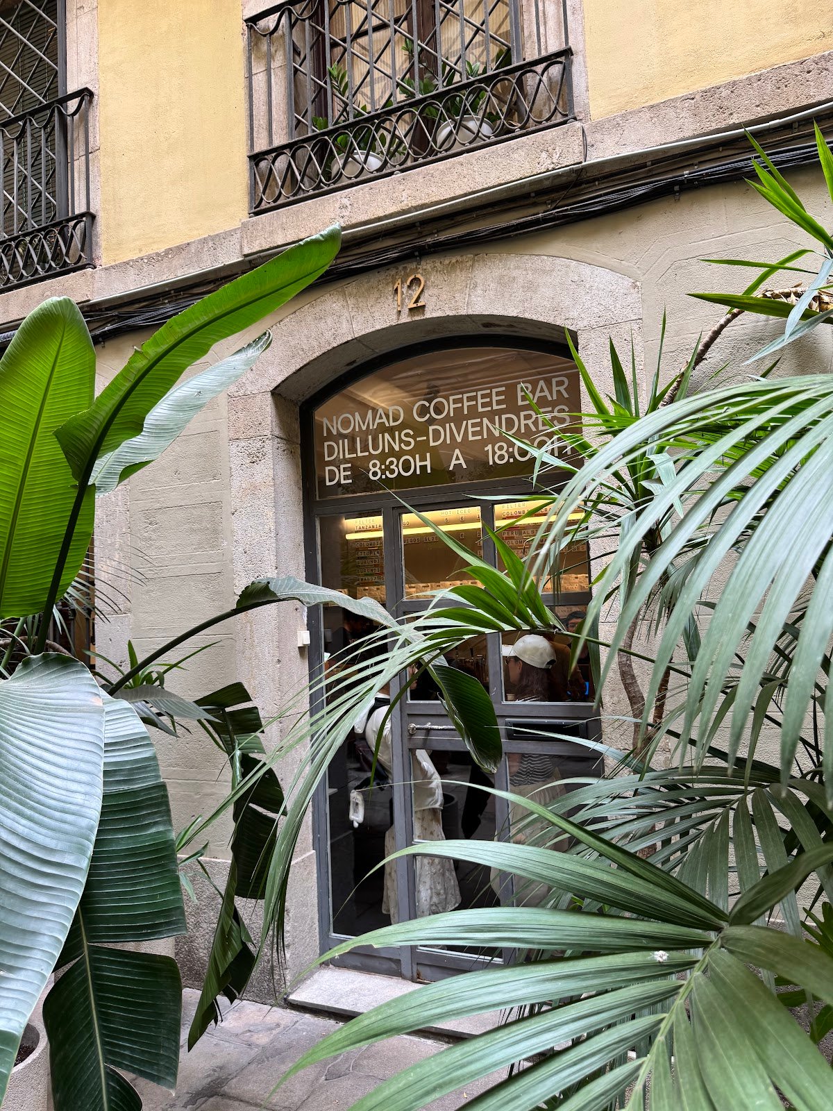 Nomad Coffee Bar (ex Coffee Lab) specialty coffee shop in Barcelona - photo 4