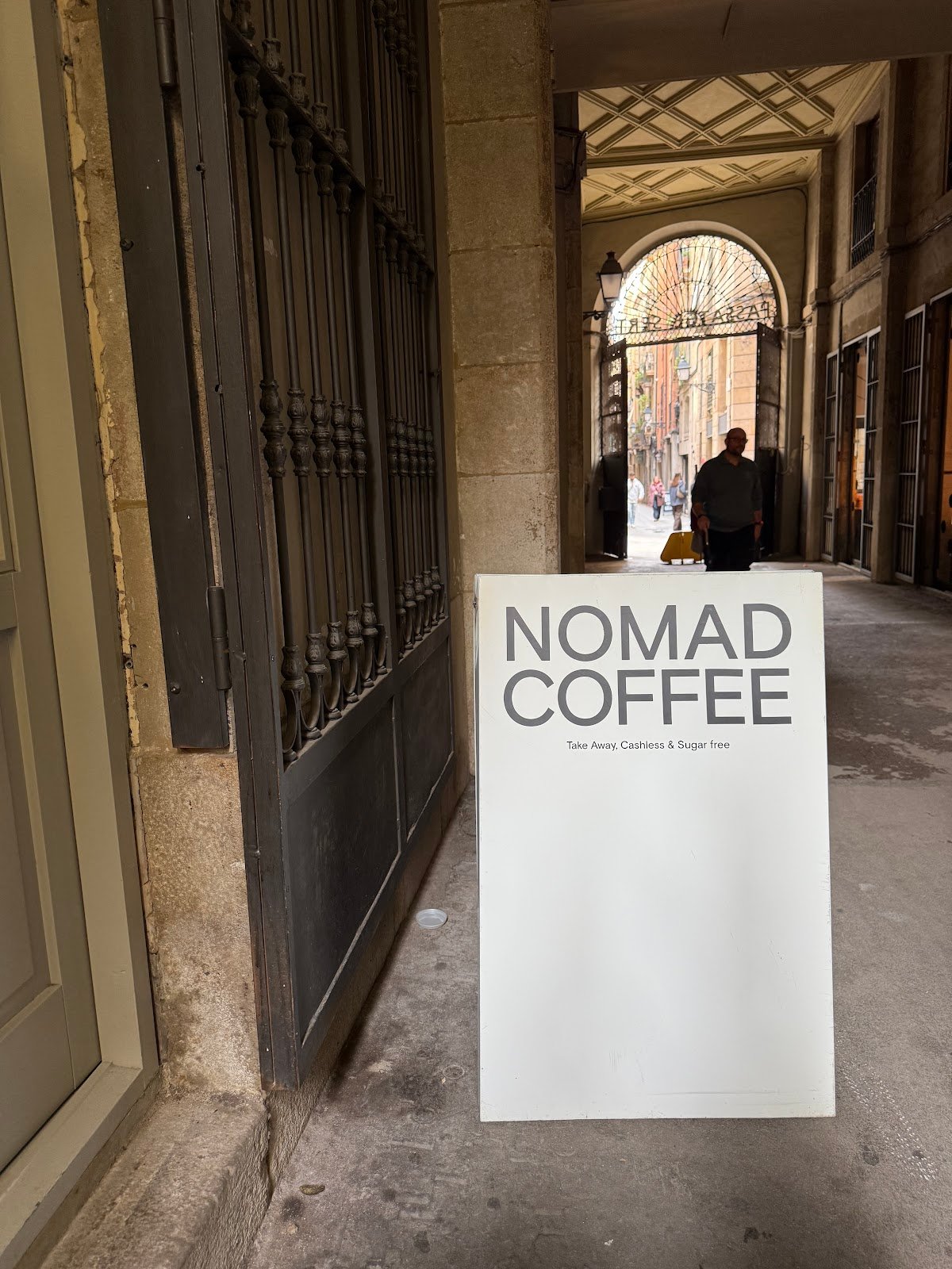 Nomad Coffee Bar (ex Coffee Lab) specialty coffee shop in Barcelona - photo 6