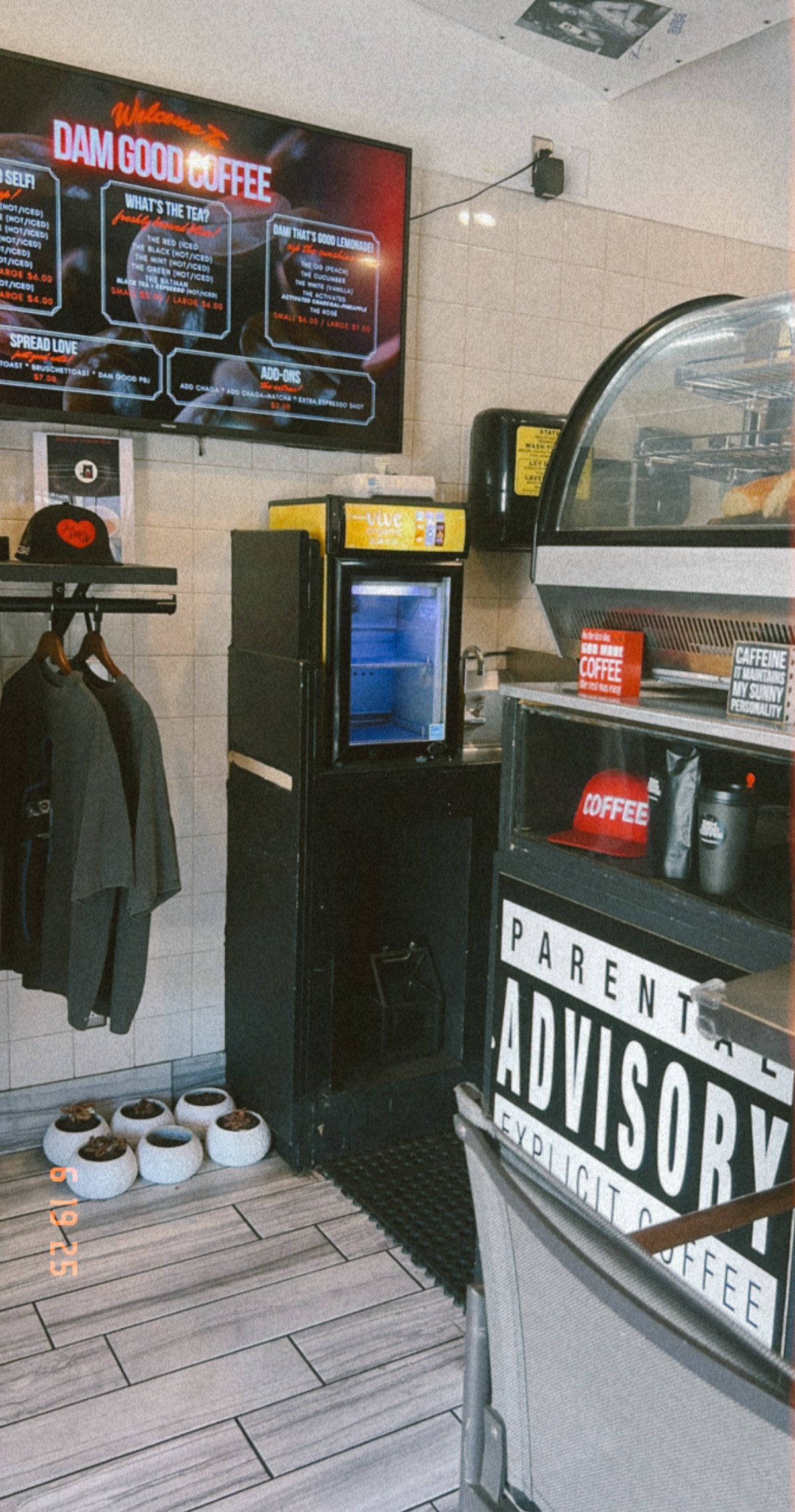 Dam Good Coffee LLC specialty coffee shop in Los Angeles - photo 11