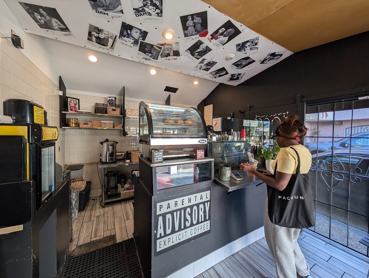 Dam Good Coffee LLC specialty coffee shop in Los Angeles - photo 2