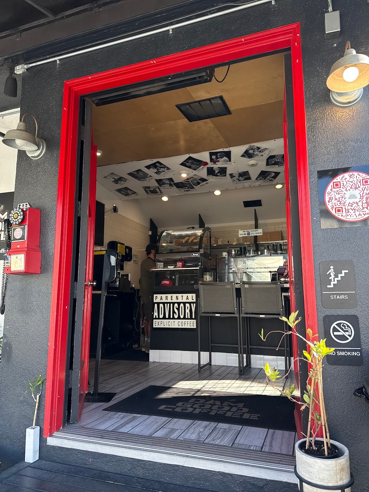 Dam Good Coffee LLC specialty coffee shop in Los Angeles - photo 5