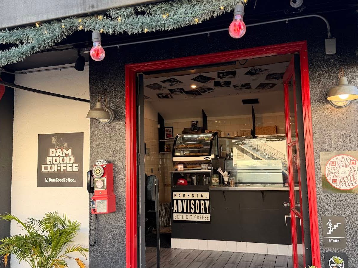 Dam Good Coffee LLC specialty coffee shop in Los Angeles - photo 7