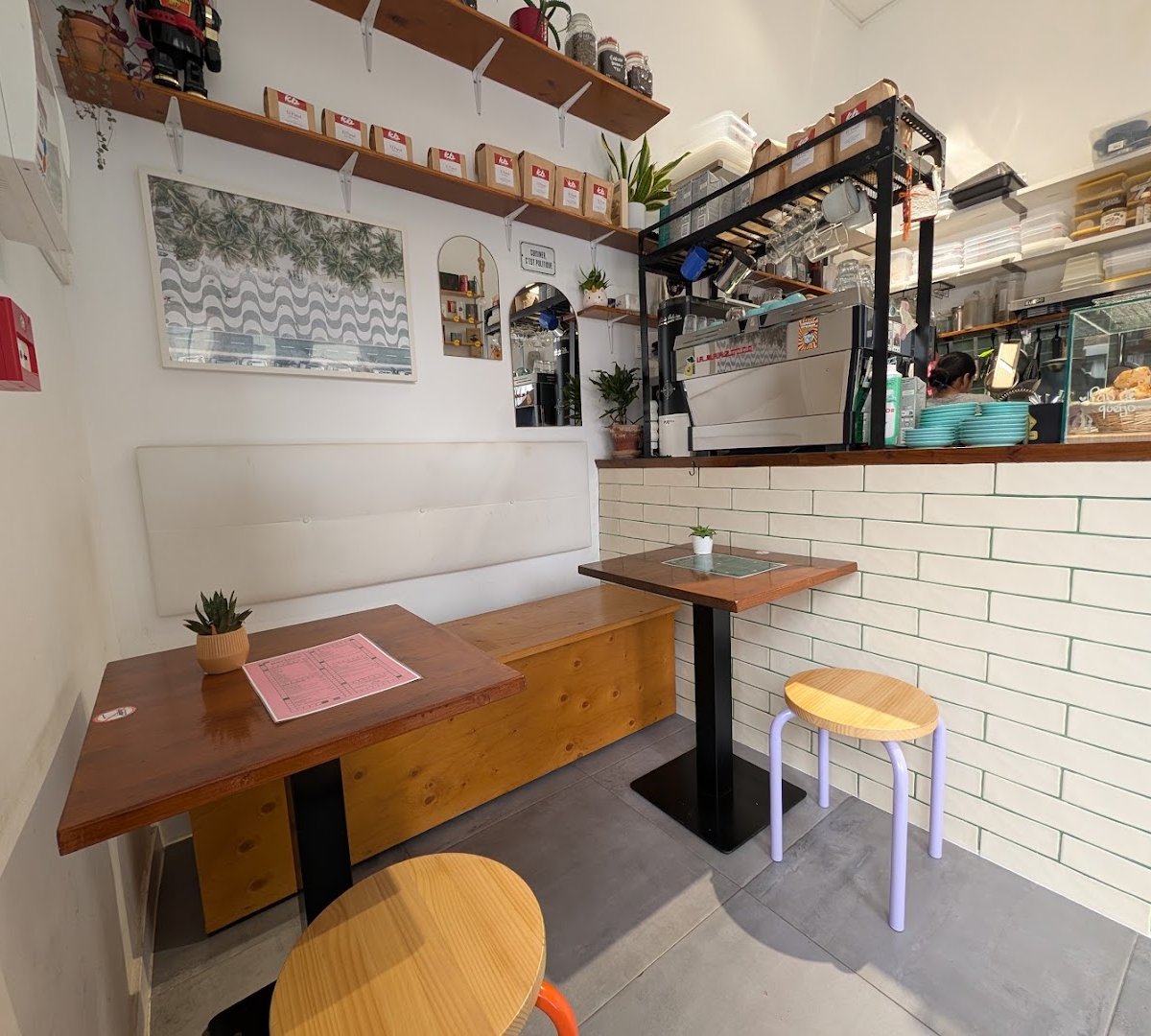 Interior of Parioca café, specialty coffee shop in Lisbon