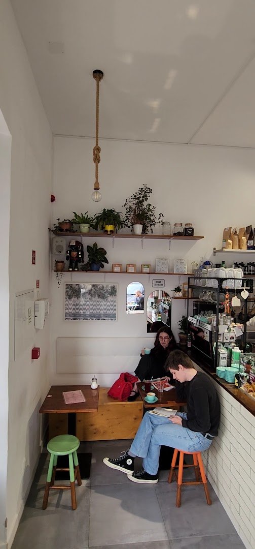 Interior of Parioca café, specialty coffee shop in Lisbon