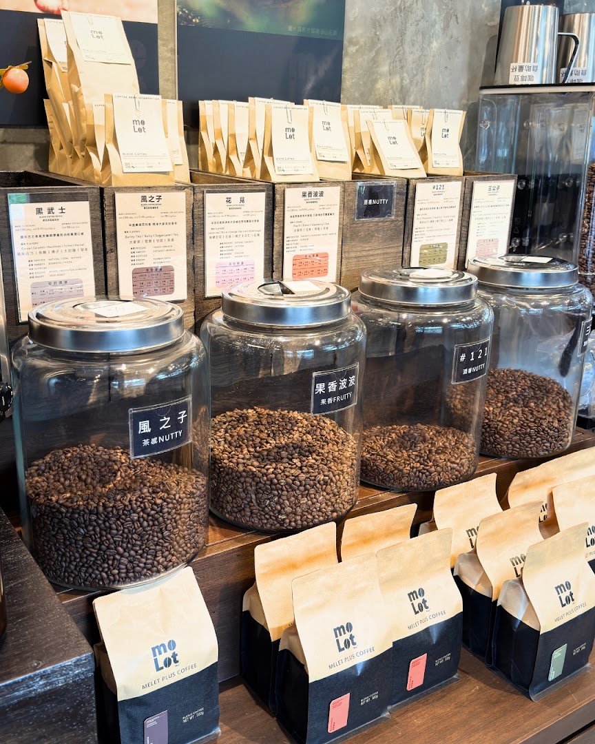 Interior of 糧豆倉-Melet Plus, specialty coffee shop in Hong Kong