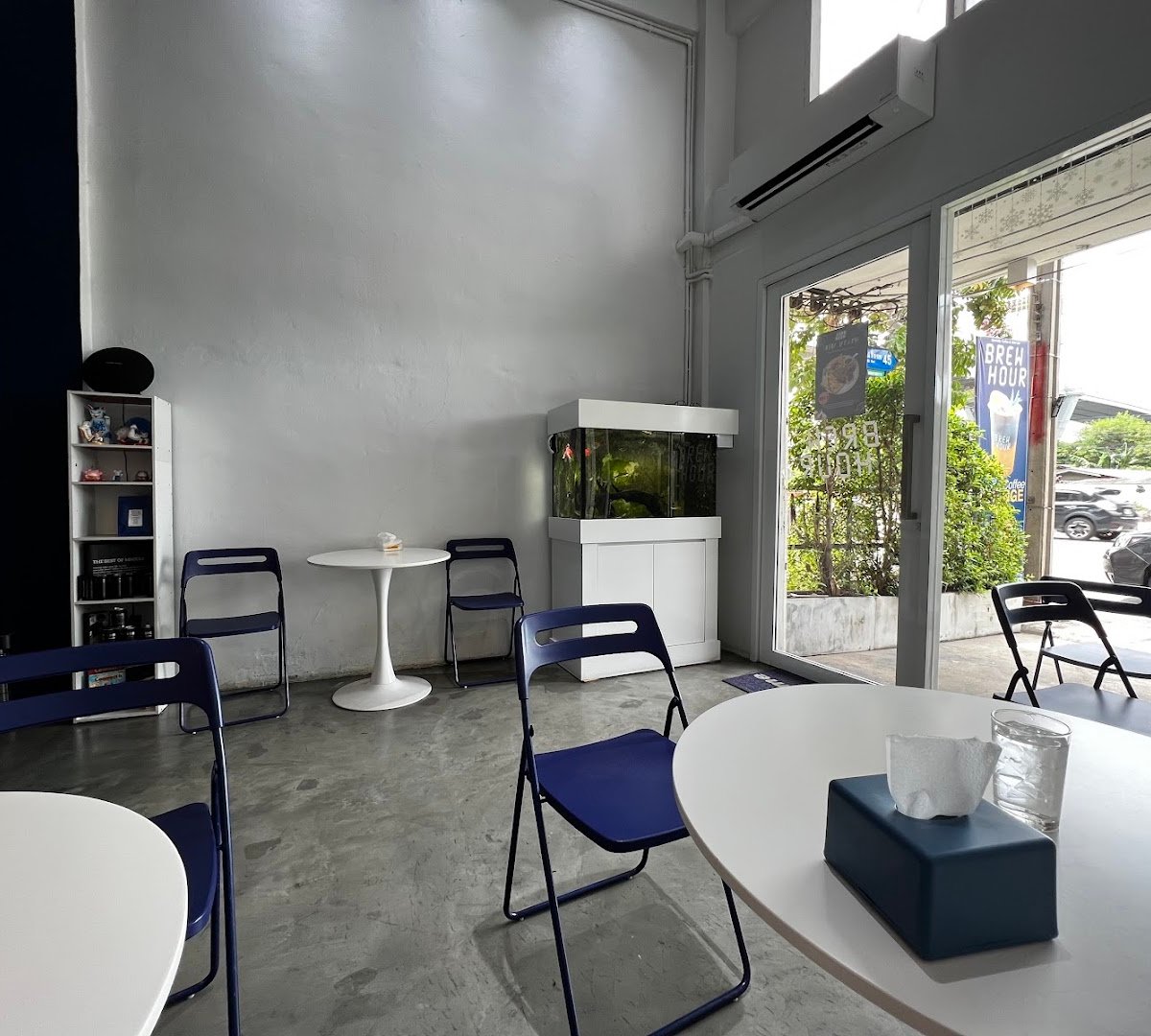 BREW HOUR COFFEE specialty coffee shop in Bangkok - photo 3