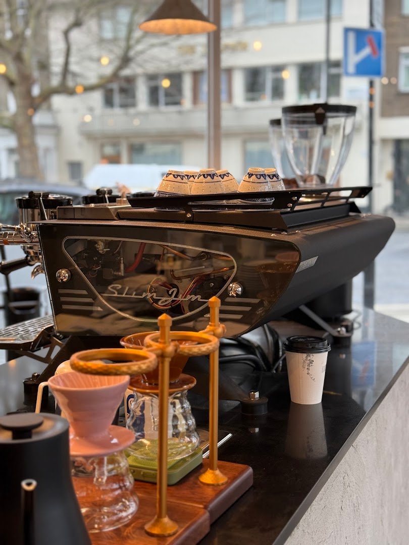 Third coffee specialty coffee shop in London - photo 5