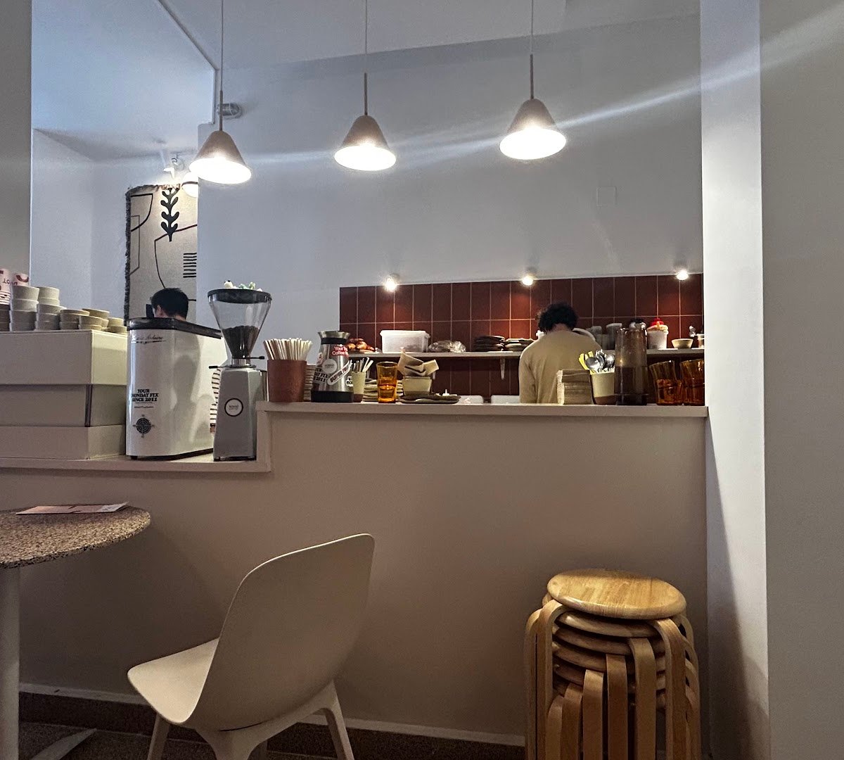Dot Café Bar specialty coffee shop in Madrid - photo 7