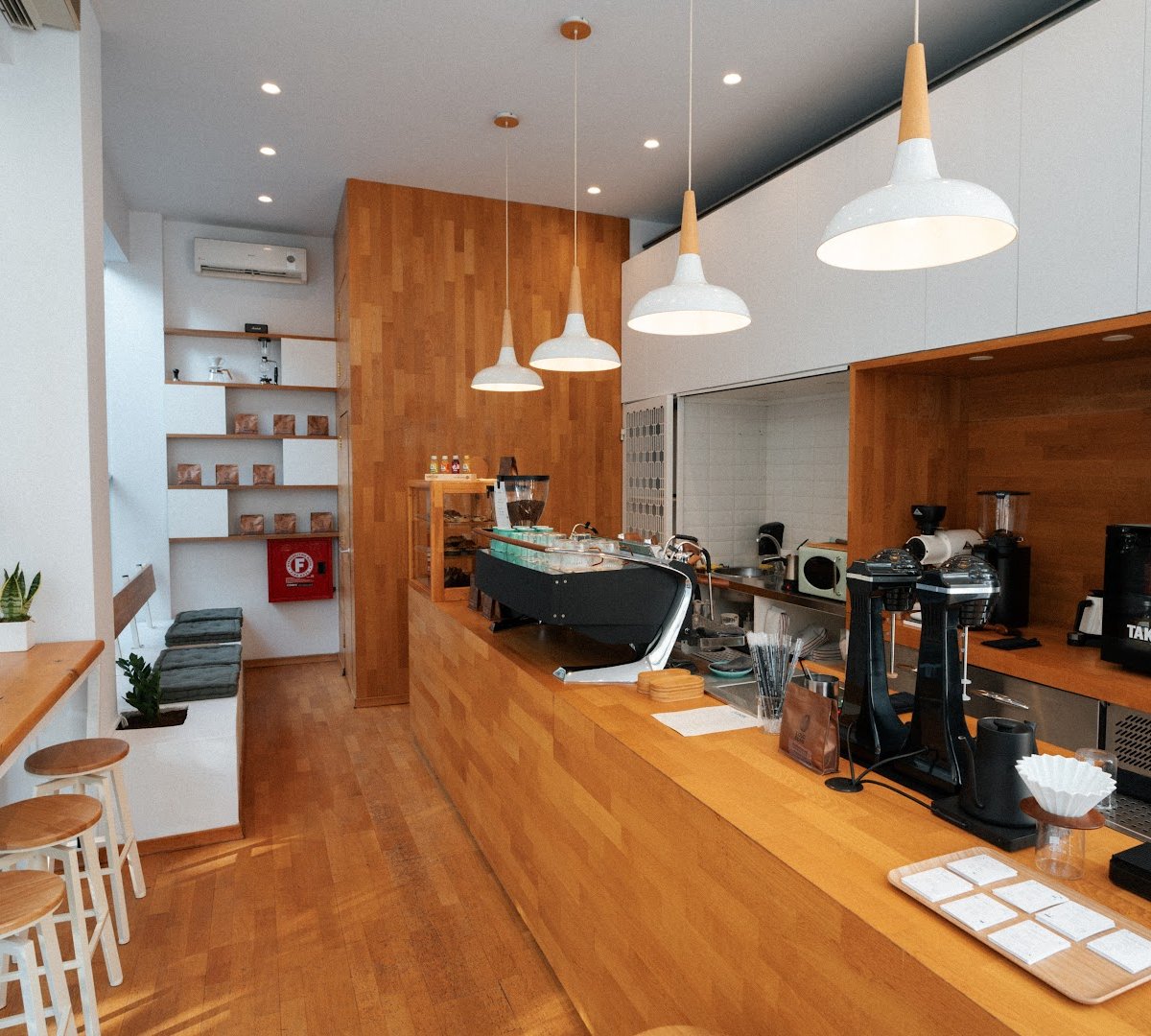 Interior of Quishr, specialty coffee shop in Athens