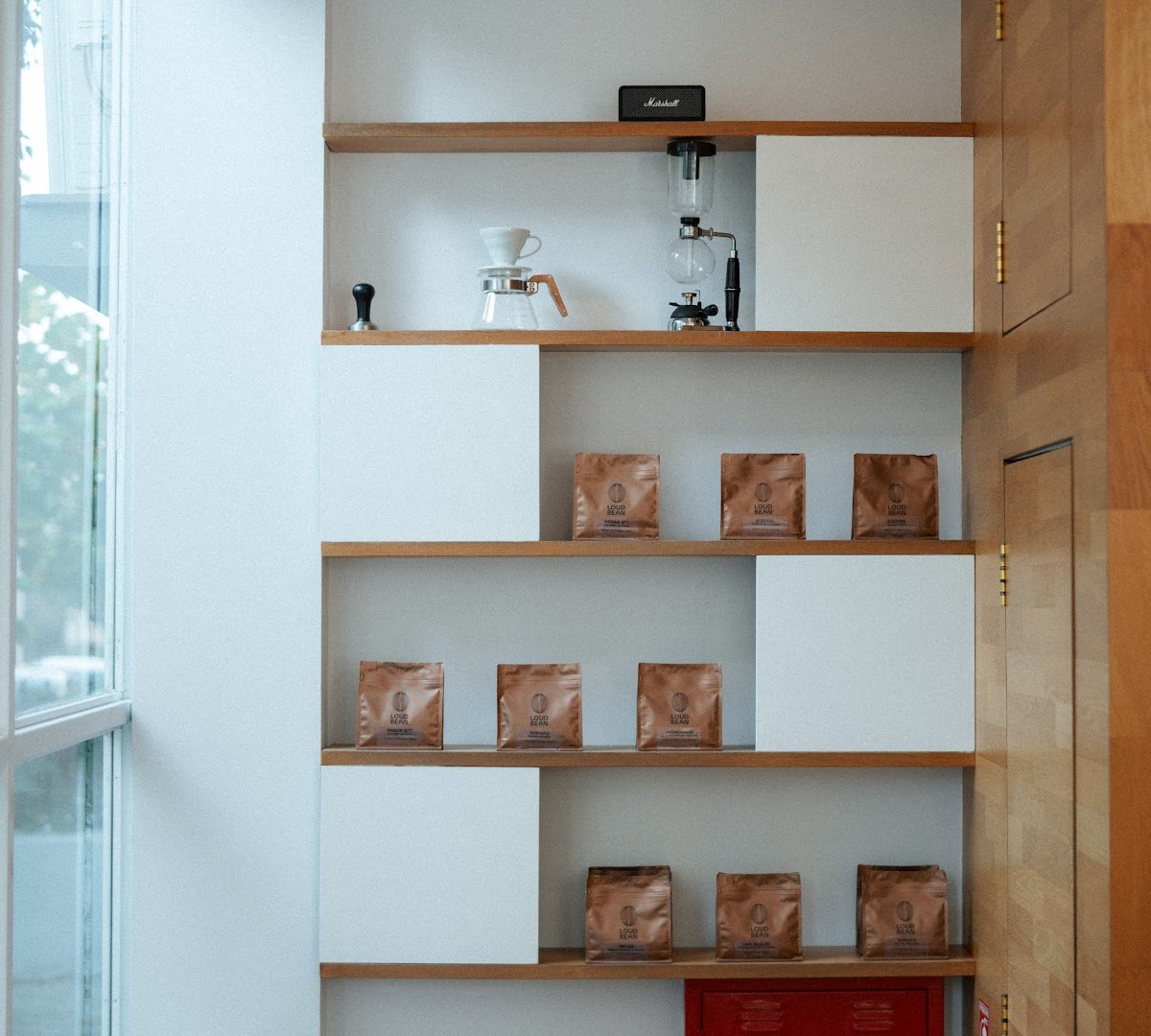 Interior of Quishr, specialty coffee shop in Athens
