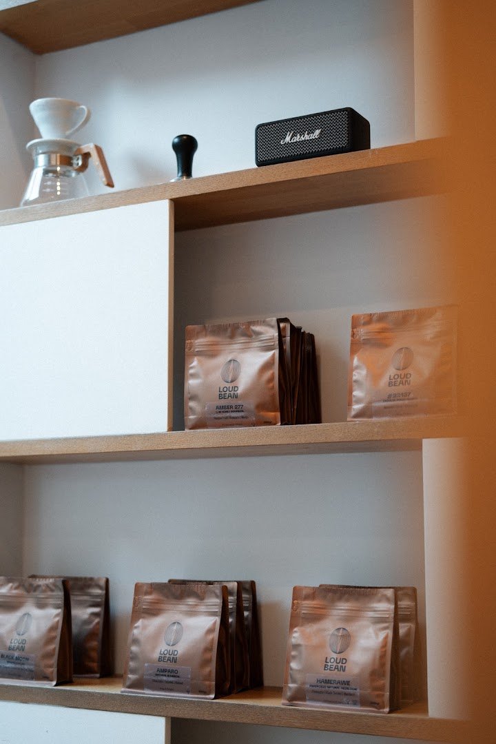 Interior of Quishr, specialty coffee shop in Athens