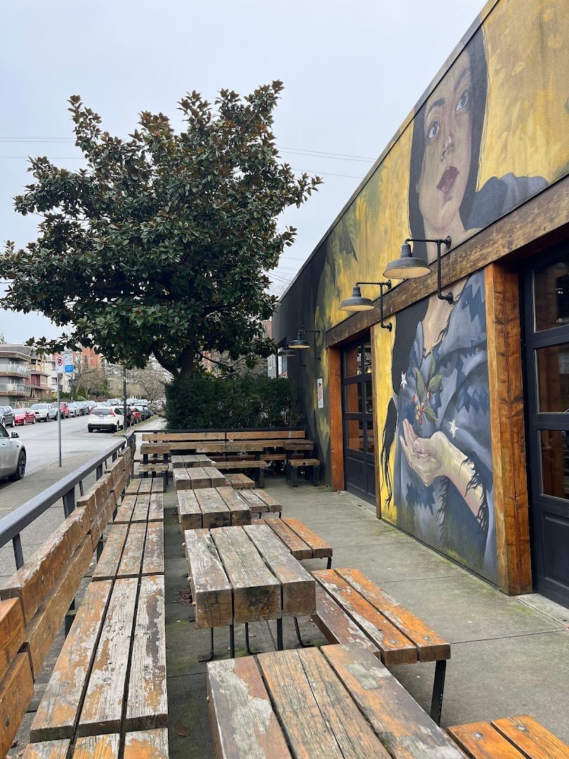 49th Parallel Café & Lucky's Doughnuts - Main Street specialty coffee shop in Vancouver - photo 12