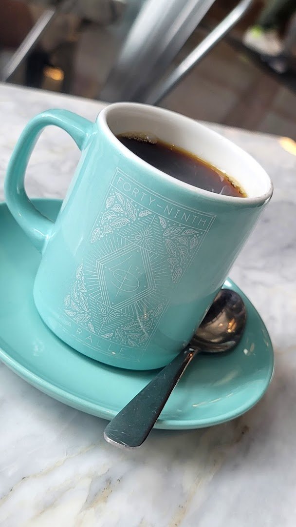 49th Parallel Café & Lucky's Doughnuts - Main Street specialty coffee shop in Vancouver - photo 7