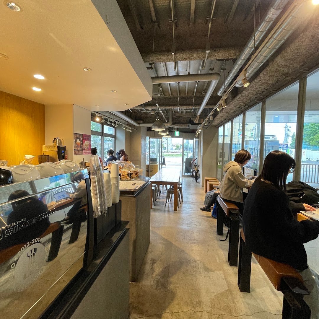 Interior of STREAMER COFFEE COMPANY 東北沢駅店, specialty coffee shop in Tokyo