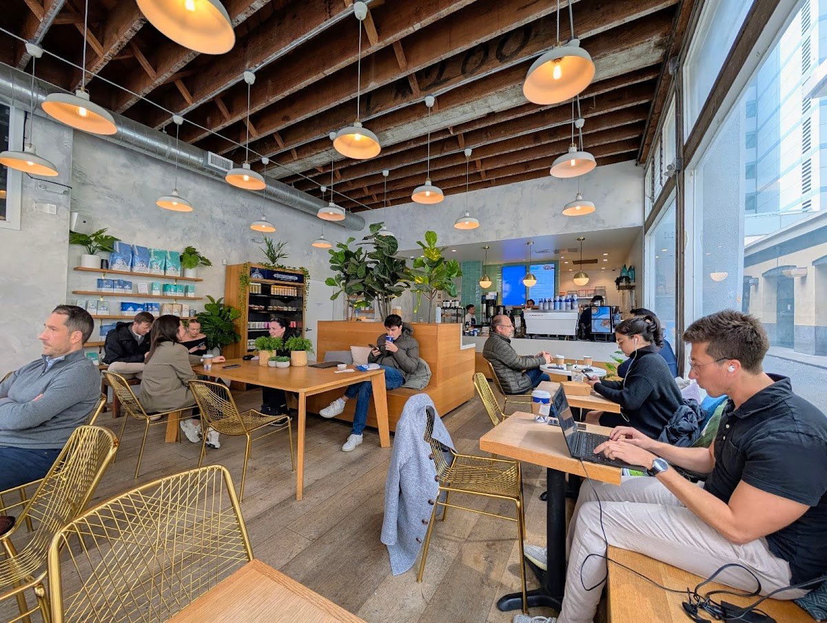 Bluestone Lane Front Street Coffee Shop specialty coffee shop in San Francisco - photo 3