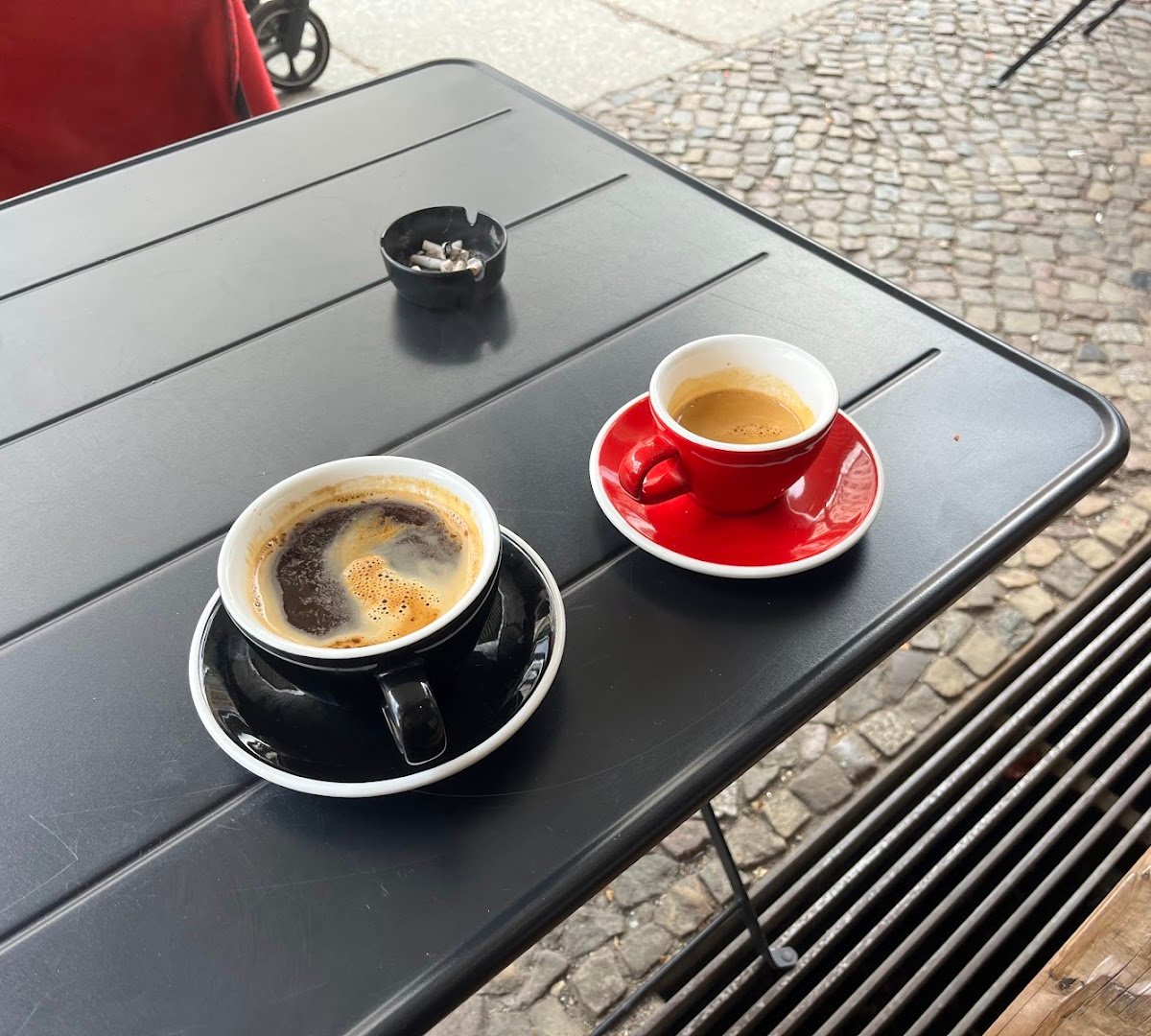 Kaffee Büro specialty coffee shop in Berlin - photo 5