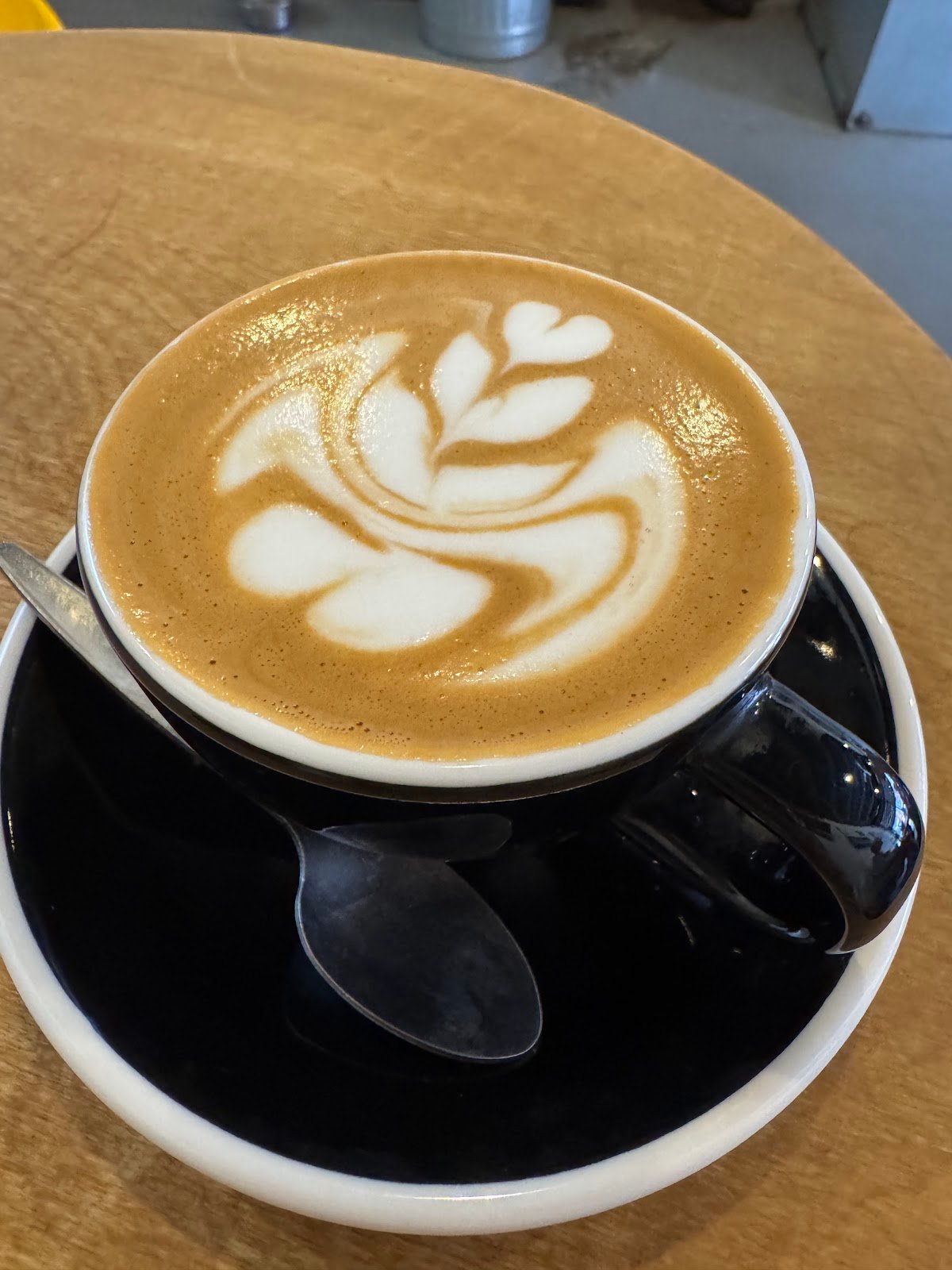 Wired co. specialty coffee shop in London - photo 3