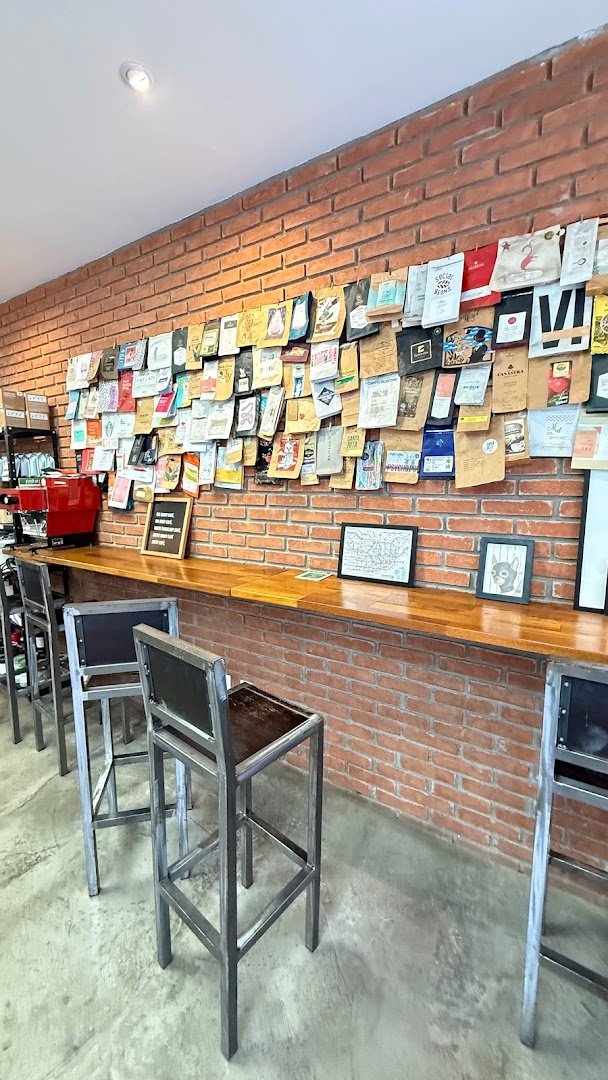 Interior of Fora da Lei Café, specialty coffee shop in São Paulo