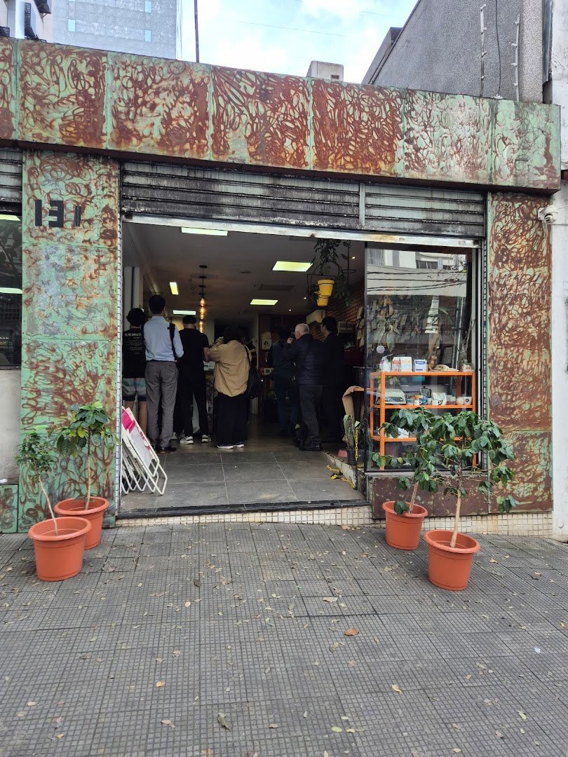 Storefront of Fora da Lei Café, specialty coffee shop in São Paulo