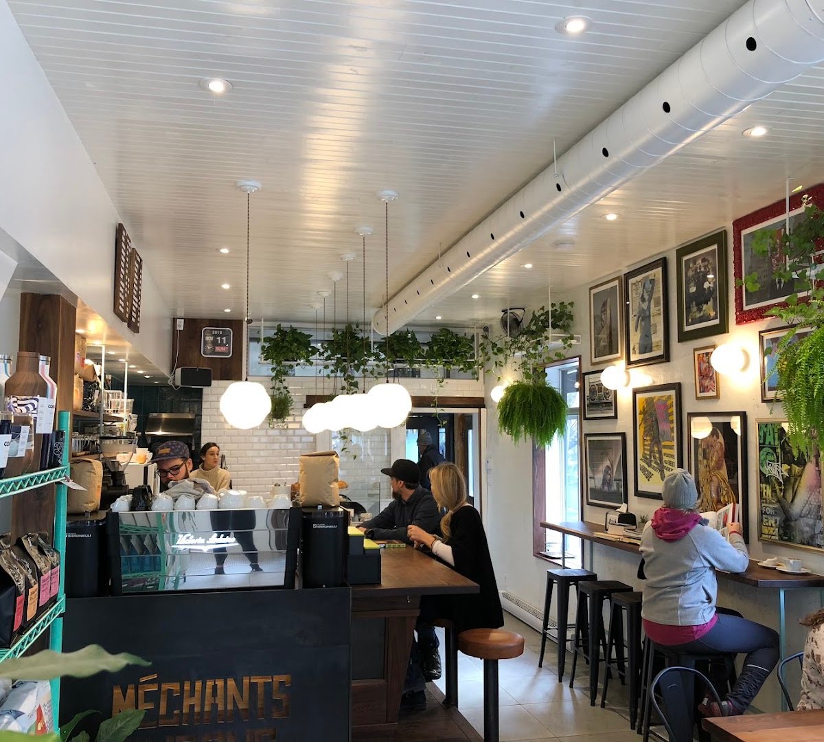 Interior of Méchants pinsons, specialty coffee shop in Montreal