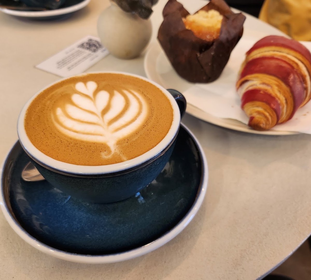 Magic Bitte specialty coffee shop in Berlin - photo 7