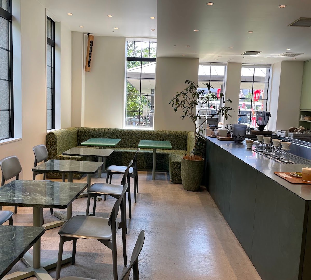 Blue Bottle Coffee - Kyoto Kiyamachi Cafe specialty coffee shop in Kyoto - photo 4