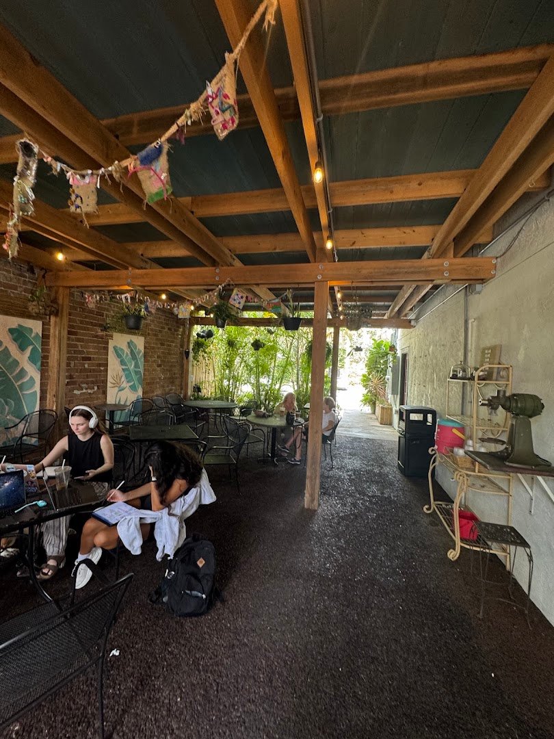 Interior of Café Vino Tinto, specialty coffee shop in Tampa-St. Petersburg
