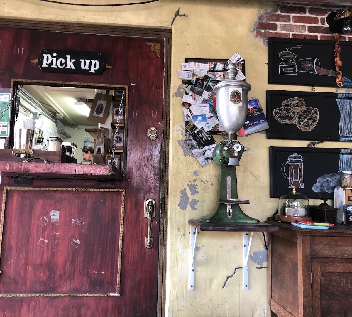 Interior of Café Vino Tinto, specialty coffee shop in Tampa-St. Petersburg