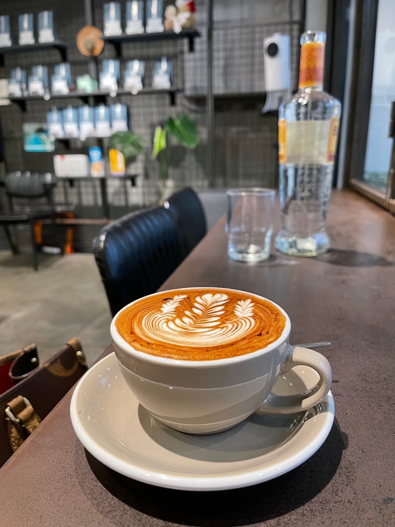 Moonshine Coffee Roasters | 私釀咖啡商行 (敦南旗艦店) specialty coffee shop in Taipei - photo 8