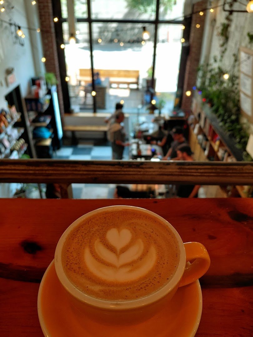 Coffee at Café Paquebot Vieux-Montréal, specialty coffee shop in Montreal