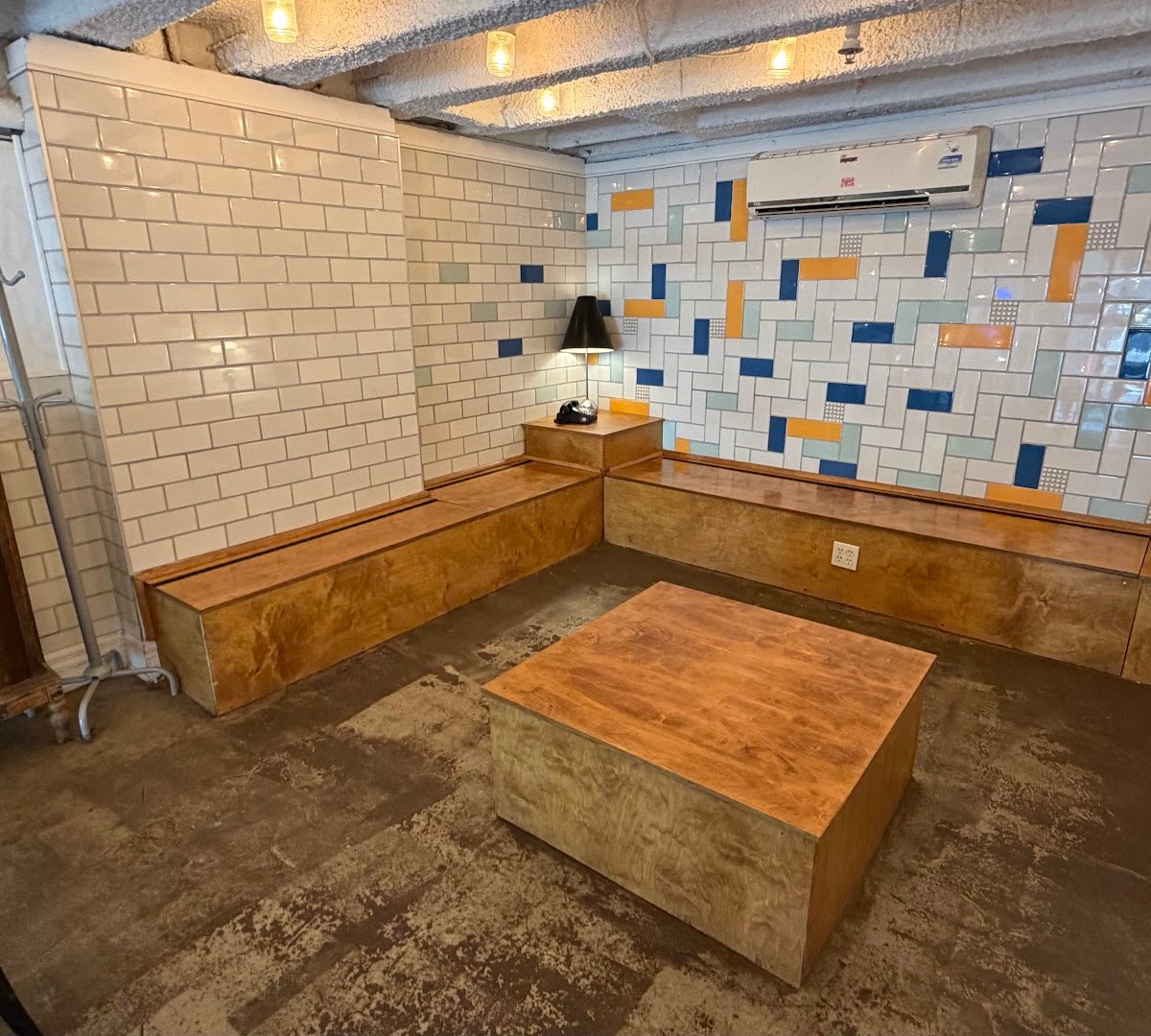 Interior of Café Paquebot Vieux-Montréal, specialty coffee shop in Montreal