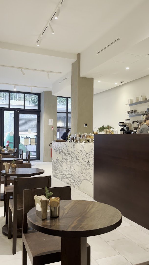 Interior of Atelier Prato, specialty coffee shop in Milan